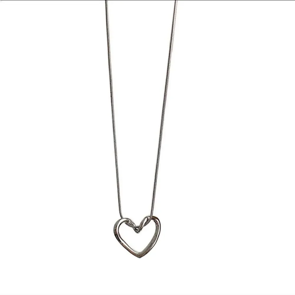 The Simplicity Heart pendant necklace in stainless steel